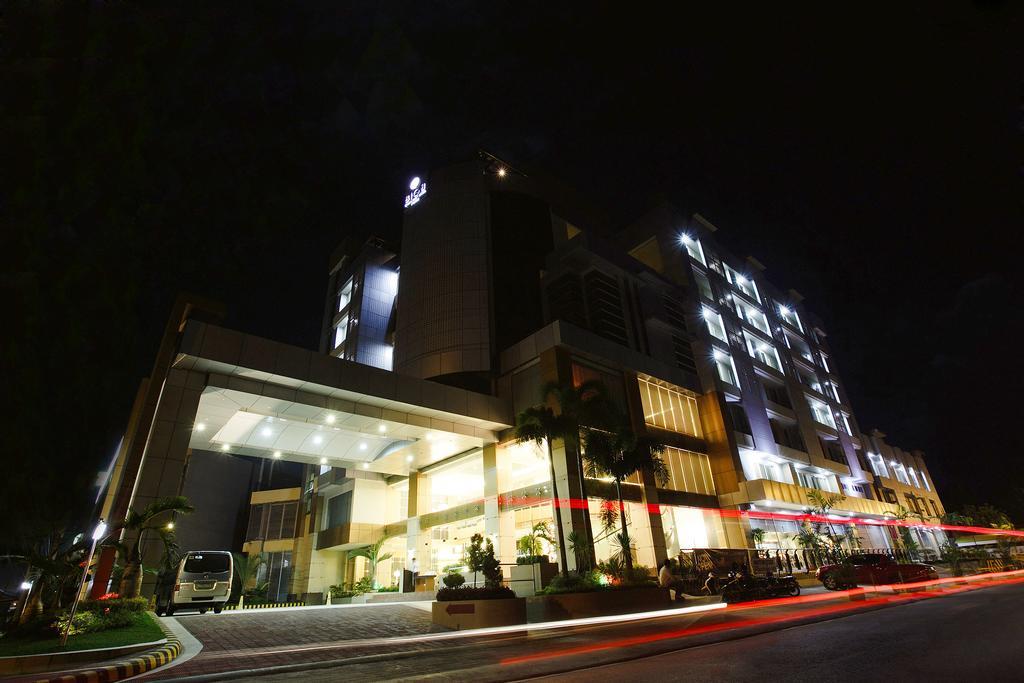 Big 8 Corporate Hotel Tagum Exterior photo