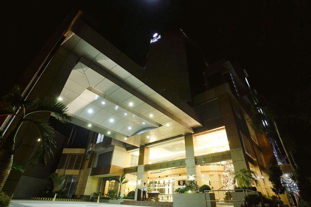 Big 8 Corporate Hotel Tagum Exterior photo