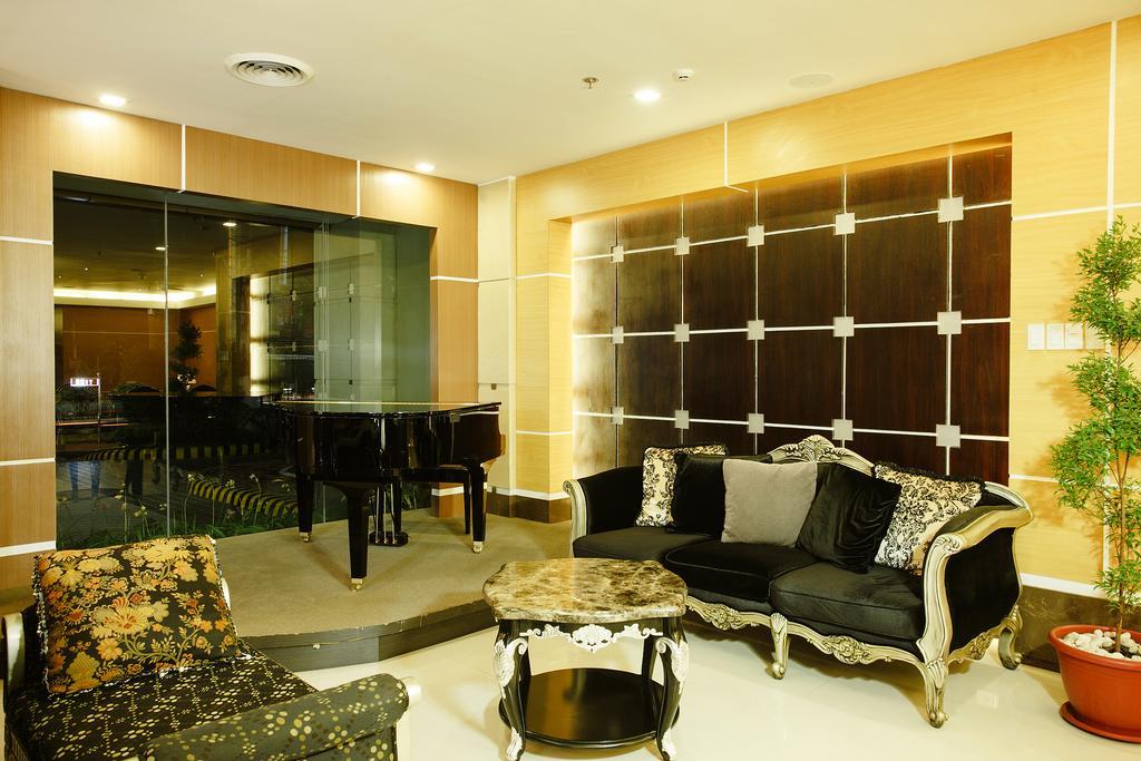 Big 8 Corporate Hotel Tagum Exterior photo