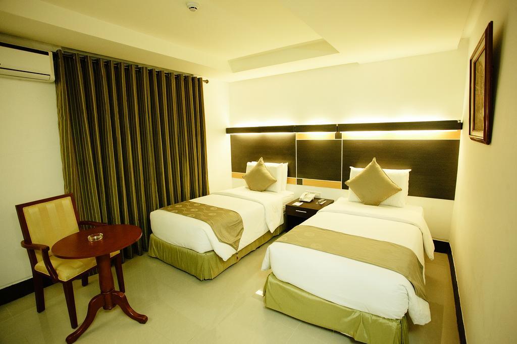 Big 8 Corporate Hotel Tagum Exterior photo