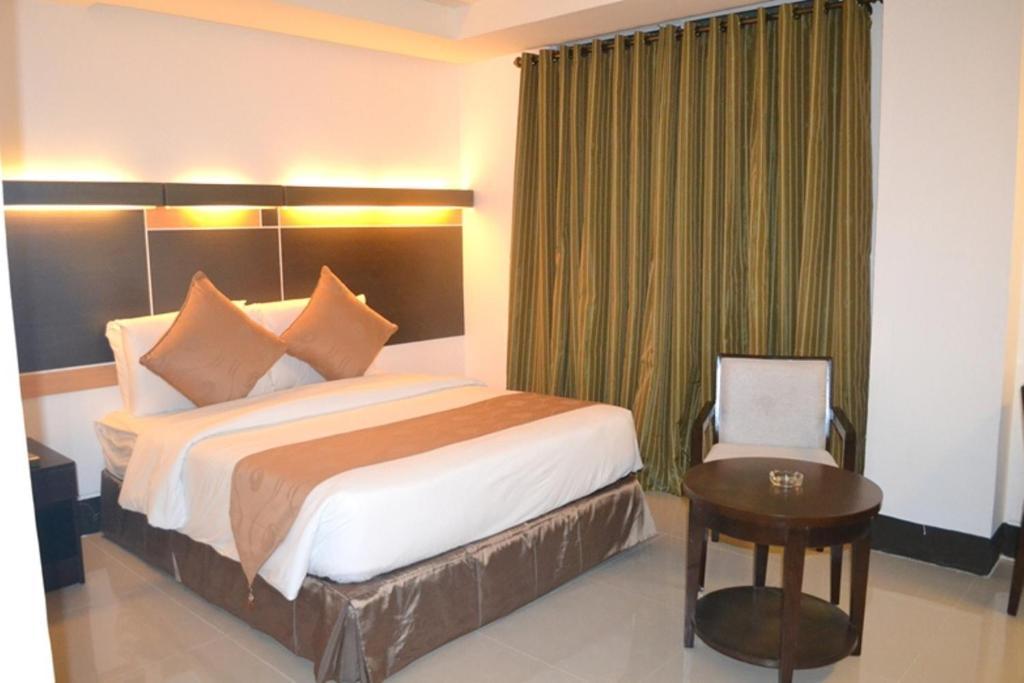 Big 8 Corporate Hotel Tagum Exterior photo
