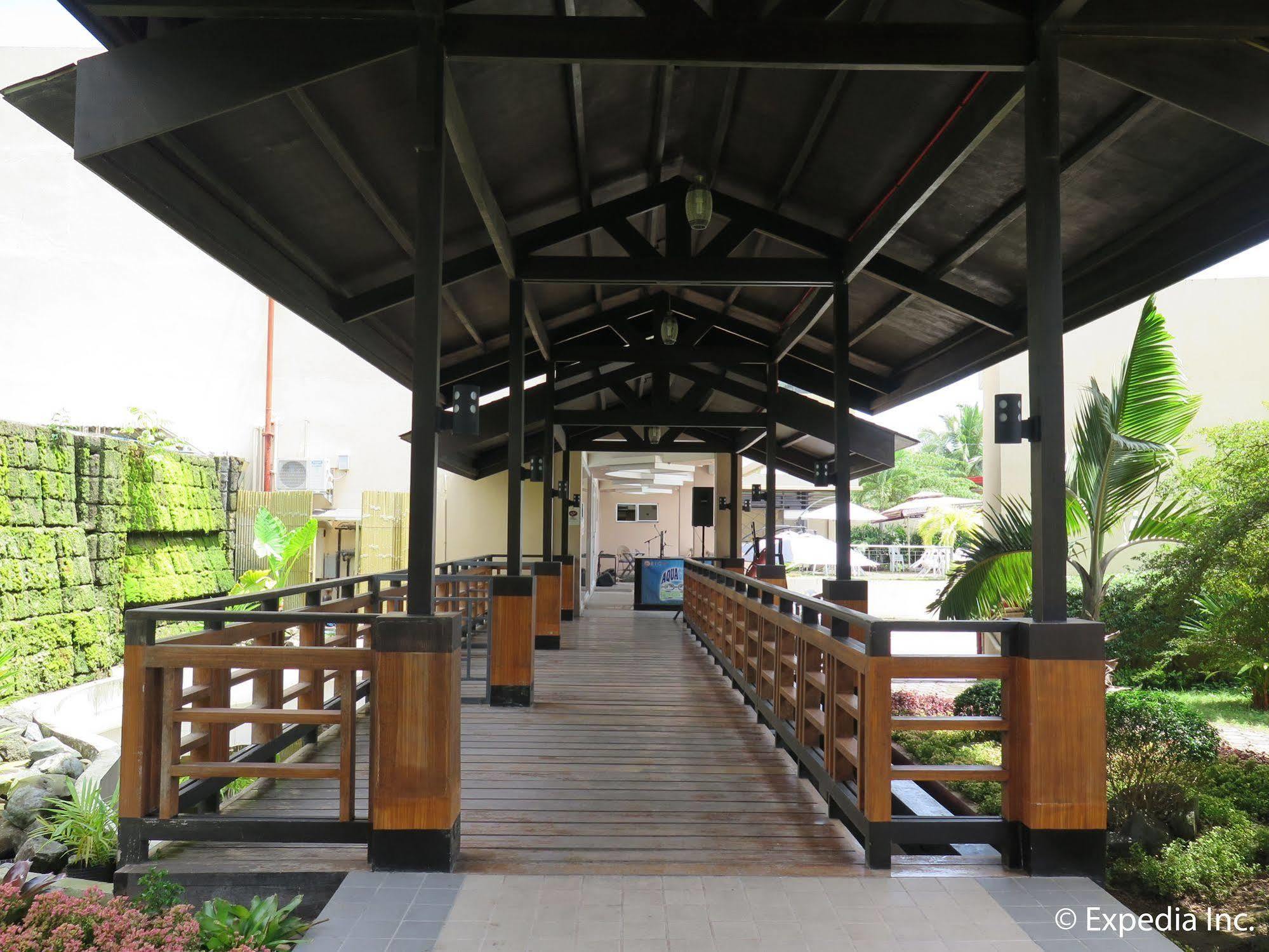 Big 8 Corporate Hotel Tagum Exterior photo